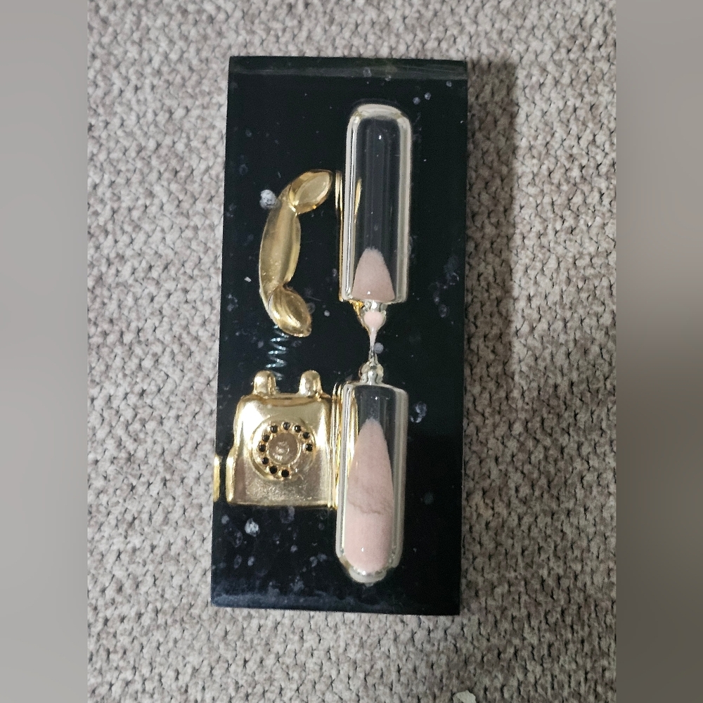 VINTAGE LUCITE 3 MINUTE TELEPHONE/EGG TIMER